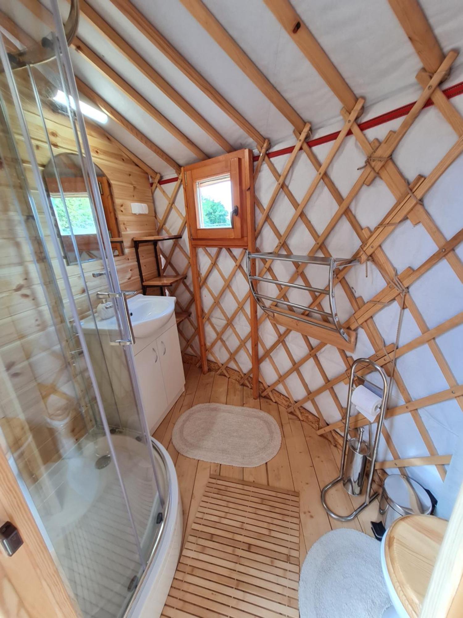 Hotel Jurtafarm Rackeve - A Nomad Luxus Zewnętrze zdjęcie