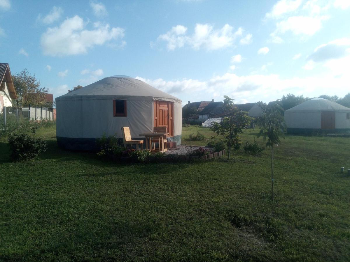 Hotel Jurtafarm Rackeve - A Nomad Luxus Zewnętrze zdjęcie